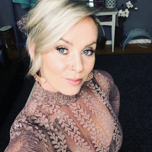 Meet your Posher, Loni